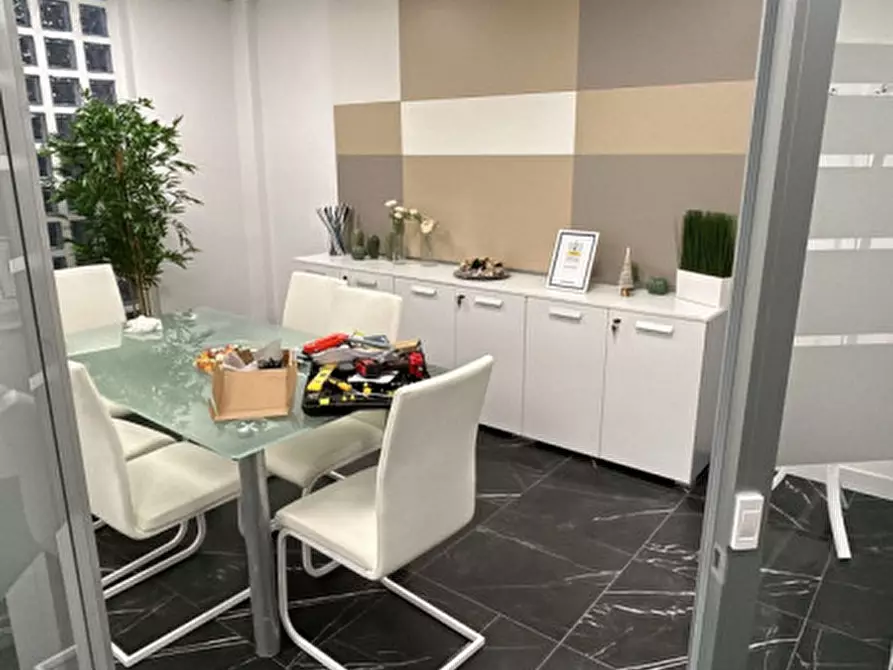 Immagine 33 di Ufficio in affitto  in Via Benedetto croce a Roma