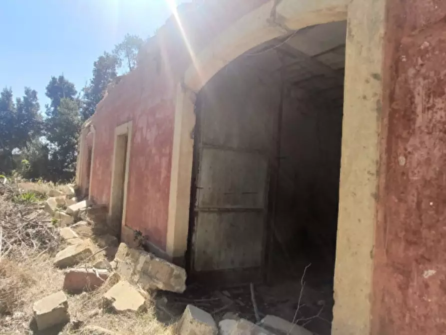 Immagine 25 di Villa in vendita  in SP 223 a Matino