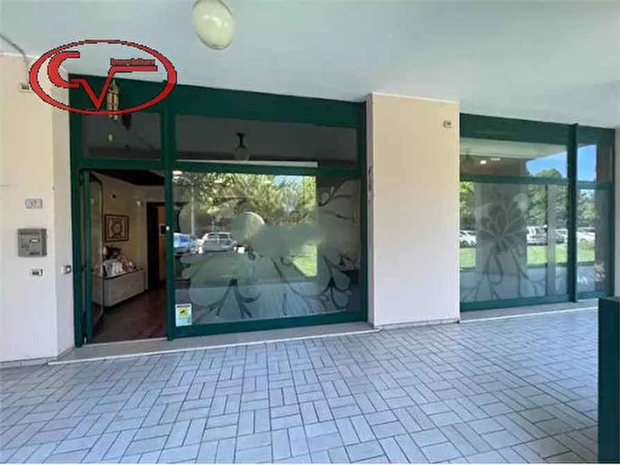 Immagine 6 di Negozio in affitto  in statale 69 a San Giovanni Valdarno