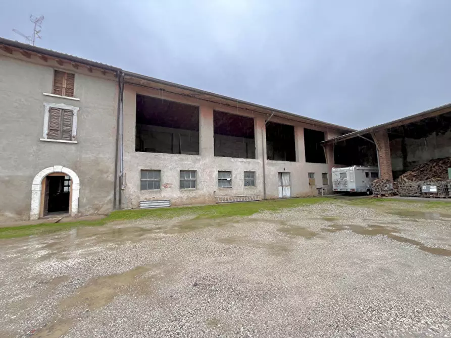 Immagine 3 di Rustico / casale in vendita  in via pontenove a Bedizzole