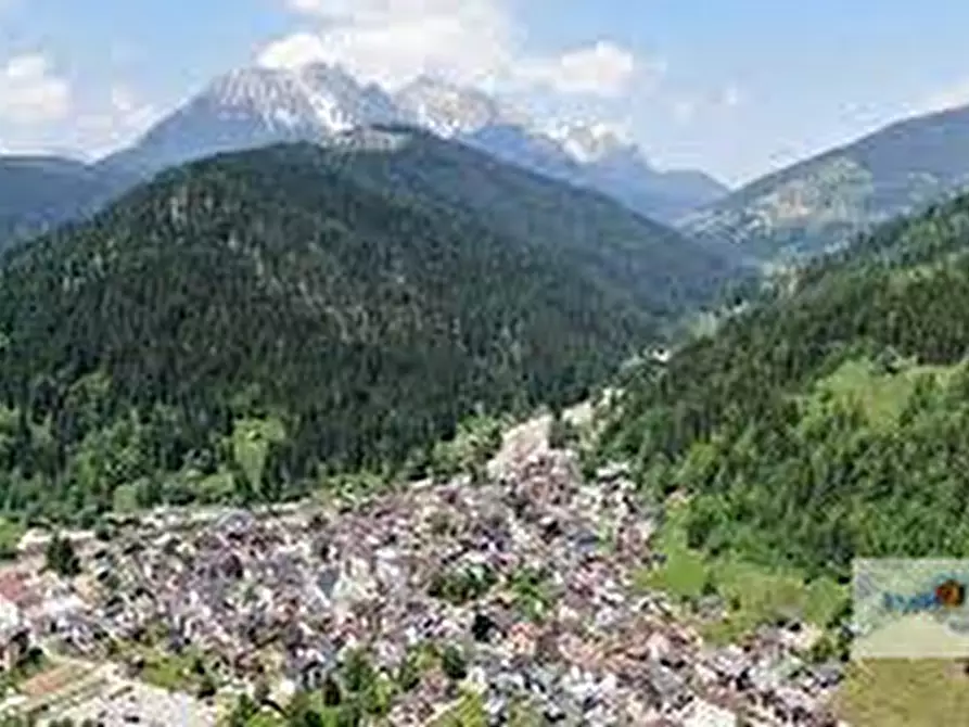 Immagine 11 di Appartamento in vendita  in Via VI Novembre, 9 a Santo Stefano Di Cadore