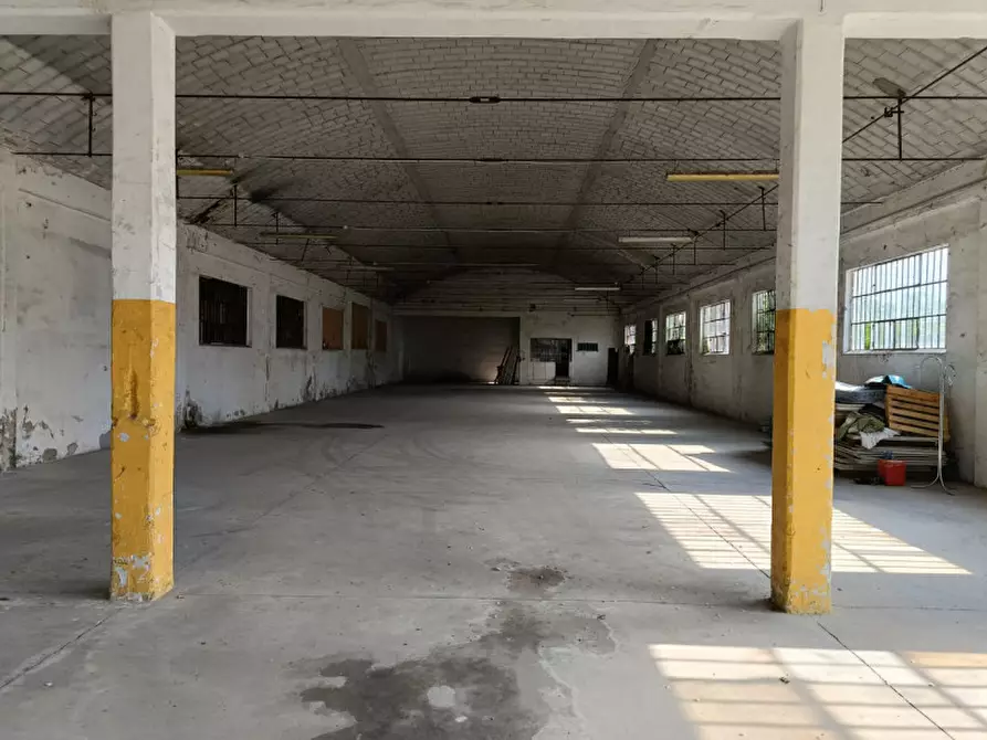 Immagine 3 di Capannone industriale in vendita  in Regione Cimitero 15 a Casale Monferrato