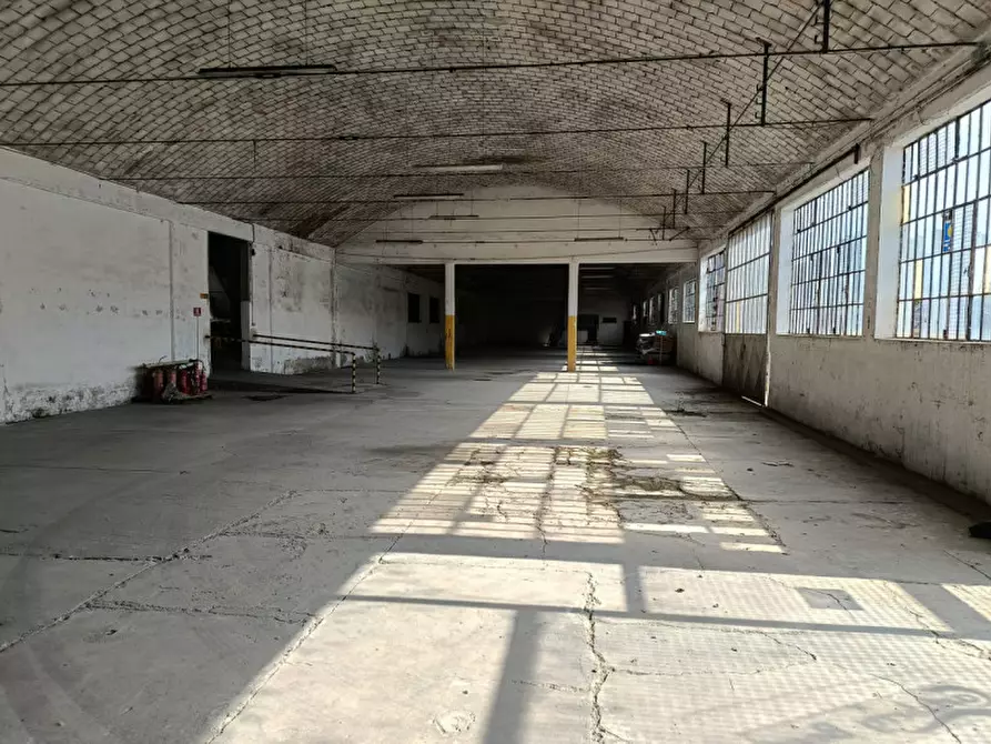 Immagine 4 di Capannone industriale in vendita  in Regione Cimitero 15 a Casale Monferrato