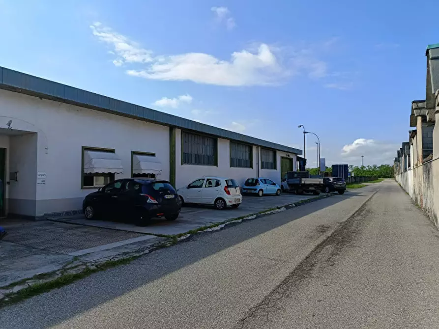 Immagine 10 di Capannone industriale in vendita  in Regione Cimitero 15 a Casale Monferrato