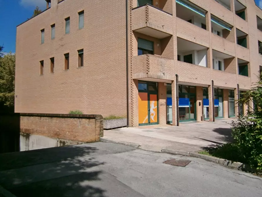 Immagine 6 di Negozio in vendita  in Vicolo Silvio Pellico a Caldogno