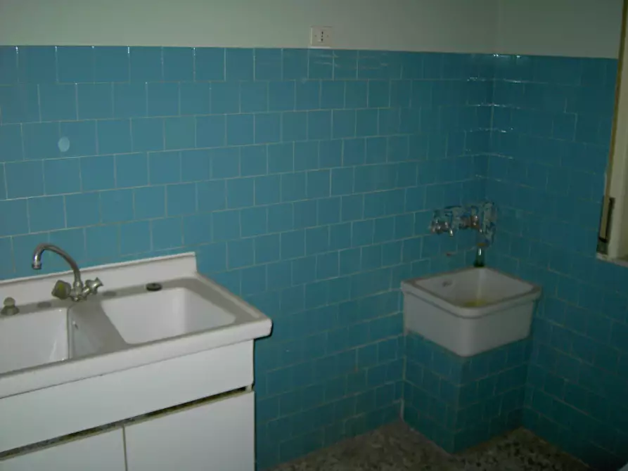 Immagine 18 di Casa indipendente in vendita  a Avola