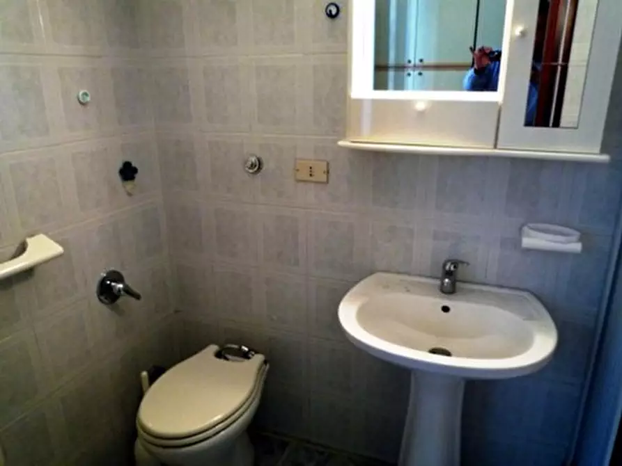 Immagine 1 di Appartamento in affitto  in via palizzi a Napoli