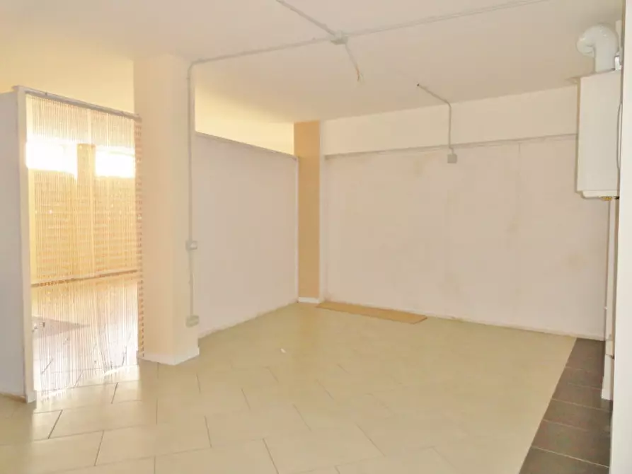 Immagine 3 di Negozio in vendita  in strada postumia a Vicenza