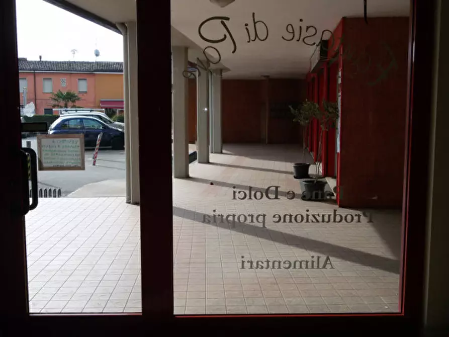 Immagine 6 di Negozio in vendita  in strada postumia a Vicenza