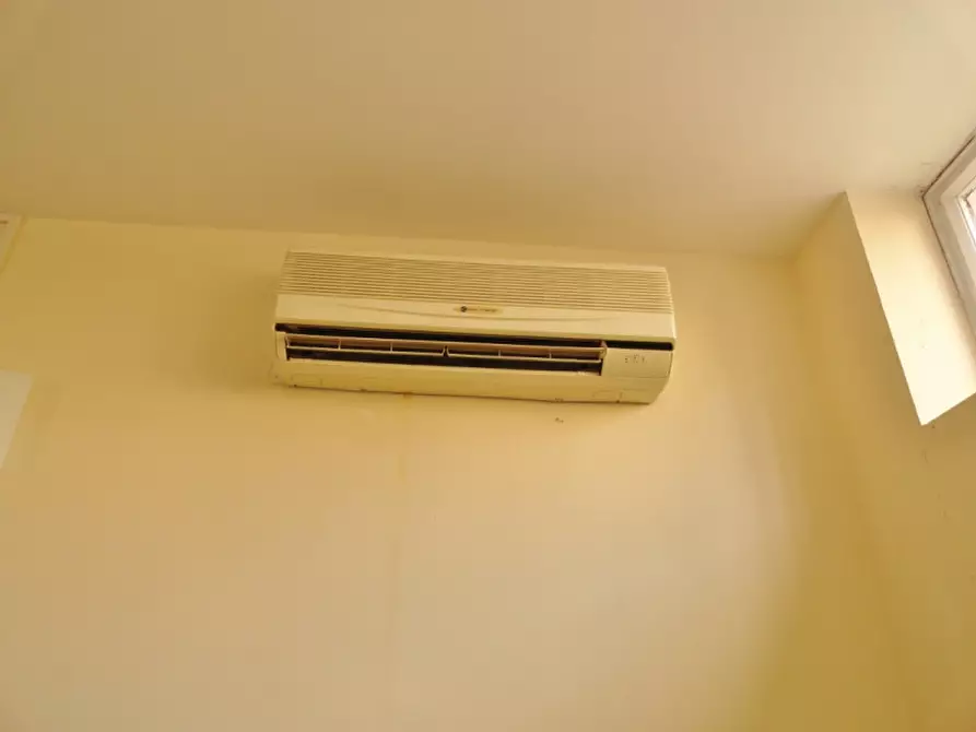 Immagine 11 di Negozio in vendita  in strada postumia a Vicenza