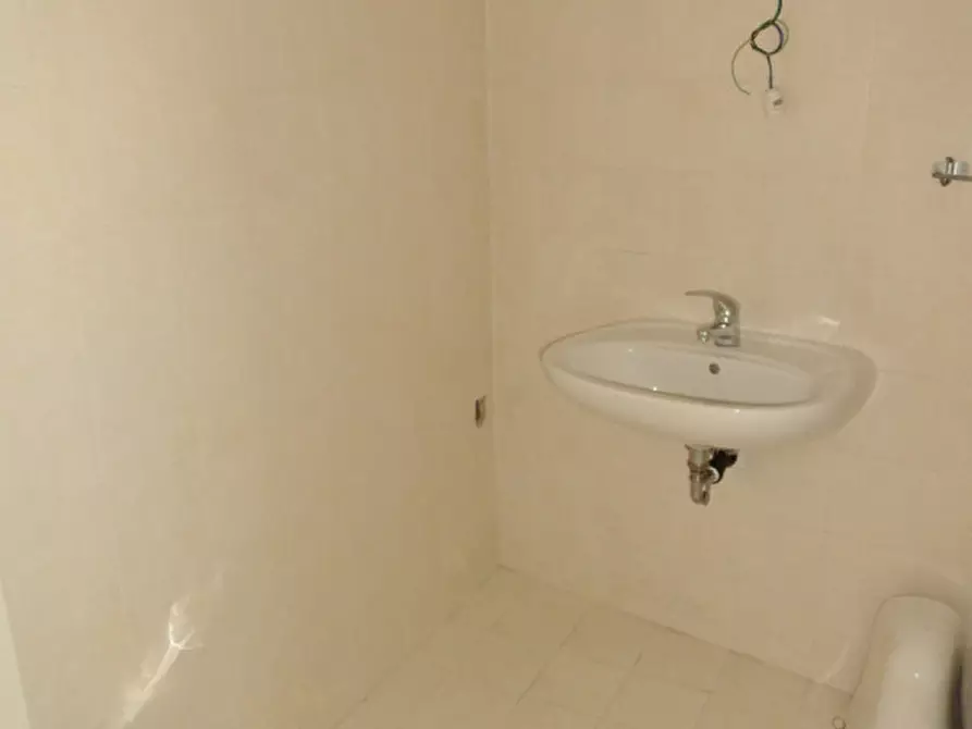 Immagine 12 di Negozio in vendita  in strada postumia a Vicenza