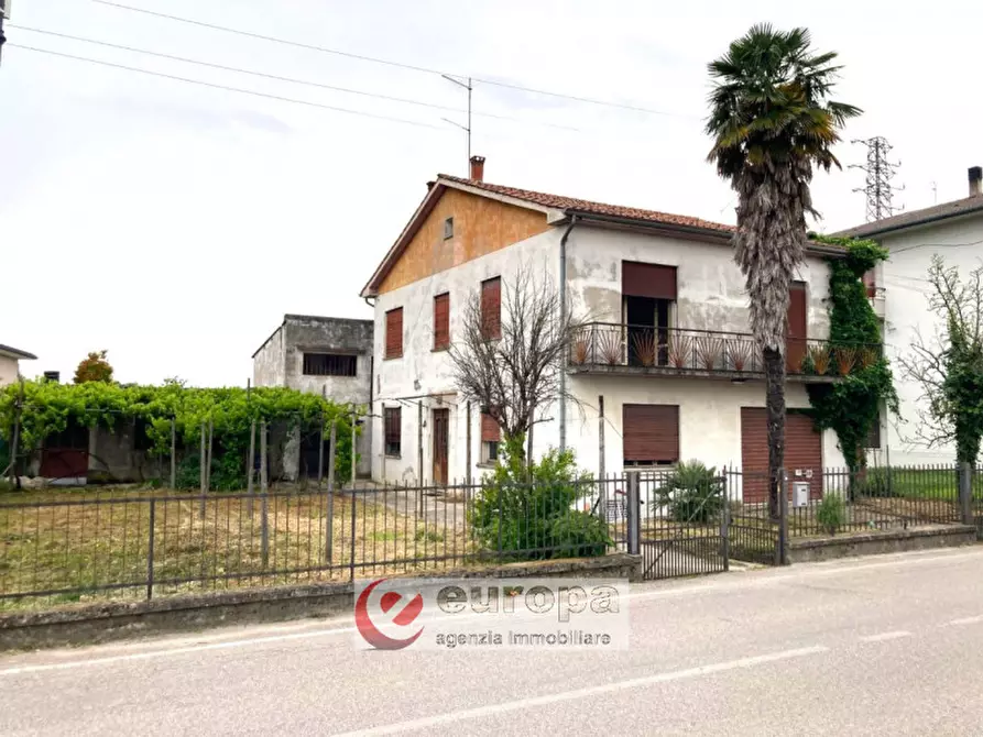 Immagine 1 di Casa indipendente in vendita  in via Strasilia a Bolzano Vicentino