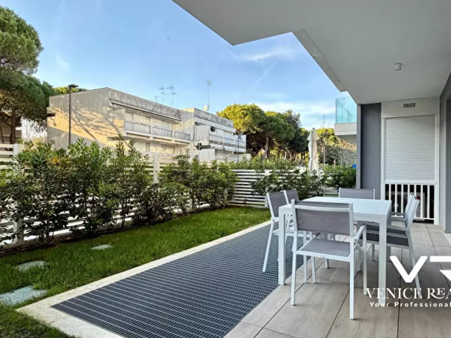 Immagine 3 di Appartamento in vendita  in viale oriente a Jesolo