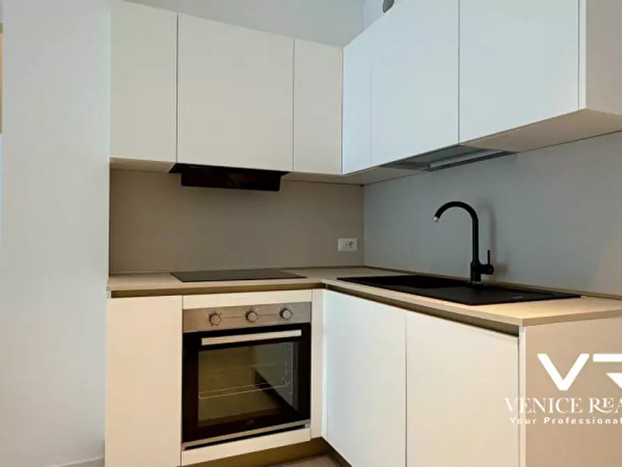 Immagine 26 di Appartamento in vendita  in viale oriente a Jesolo