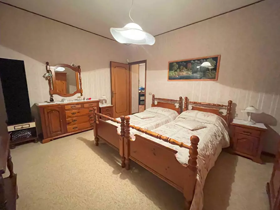 Immagine 2 di Casa bifamiliare in vendita  in Via Piave a Campolongo Maggiore