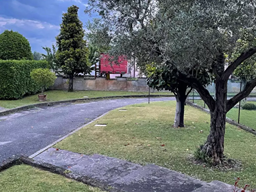 Immagine 5 di Casa bifamiliare in vendita  in Via Piave a Campolongo Maggiore