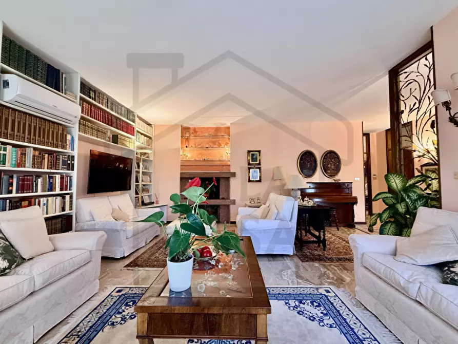 Immagine 2 di Casa bifamiliare in vendita  in Via Cilea a Abano Terme