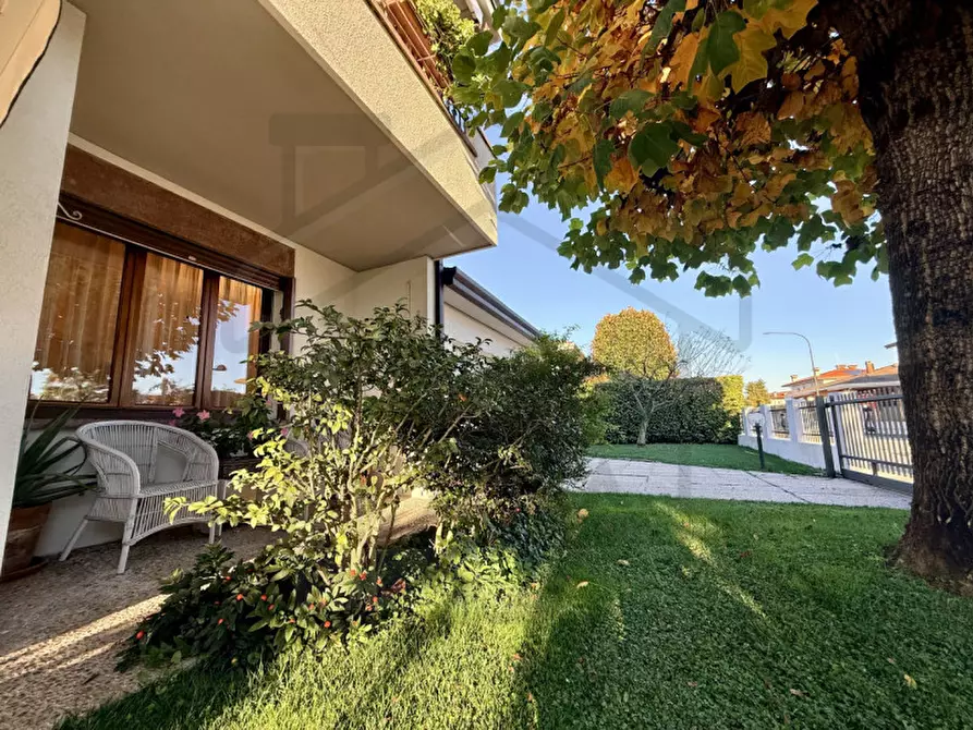 Immagine 40 di Casa bifamiliare in vendita  in Via Cilea a Abano Terme