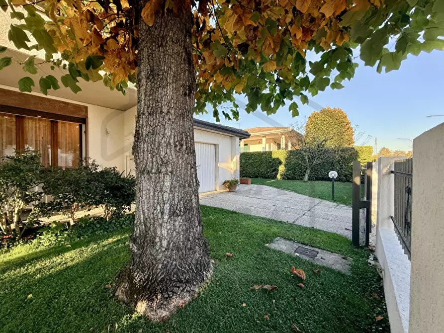 Immagine 41 di Casa bifamiliare in vendita  in Via Cilea a Abano Terme