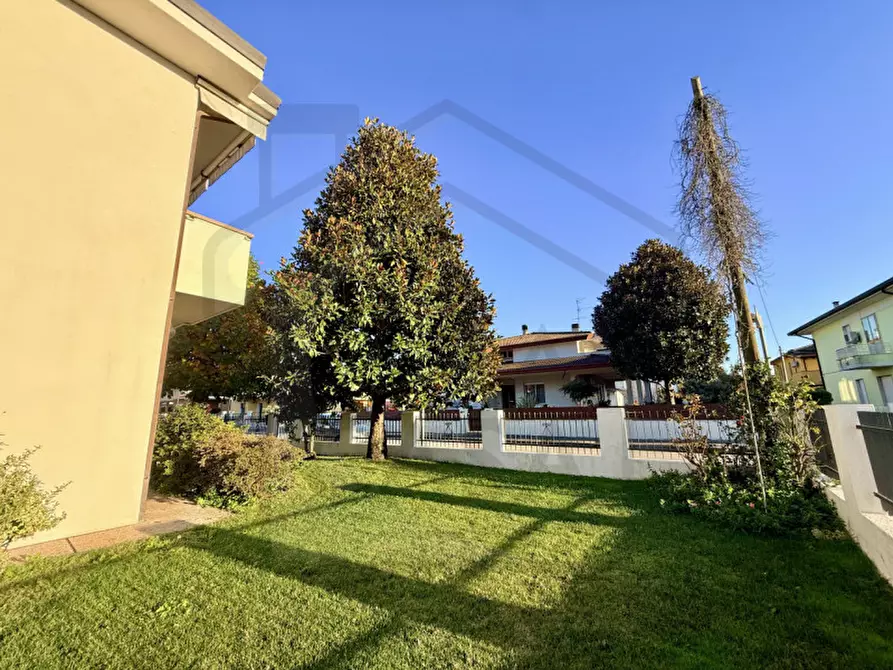 Immagine 42 di Casa bifamiliare in vendita  in Via Cilea a Abano Terme