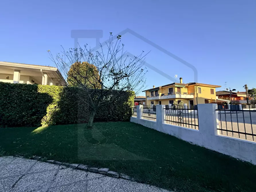 Immagine 47 di Casa bifamiliare in vendita  in Via Cilea a Abano Terme