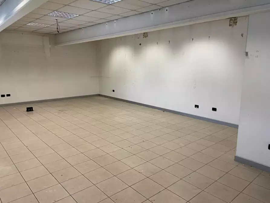 Immagine 9 di Ufficio in affitto  a Bovolenta