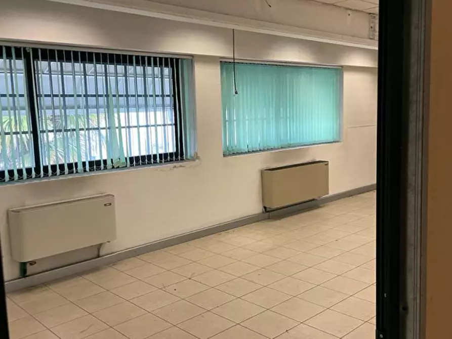 Immagine 10 di Ufficio in affitto  a Bovolenta