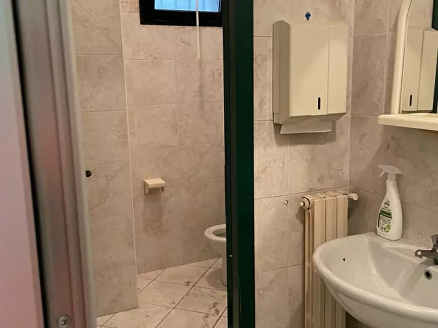 Immagine 16 di Ufficio in affitto  a Bovolenta