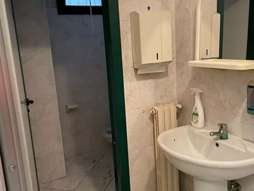 Immagine 19 di Ufficio in affitto  a Bovolenta