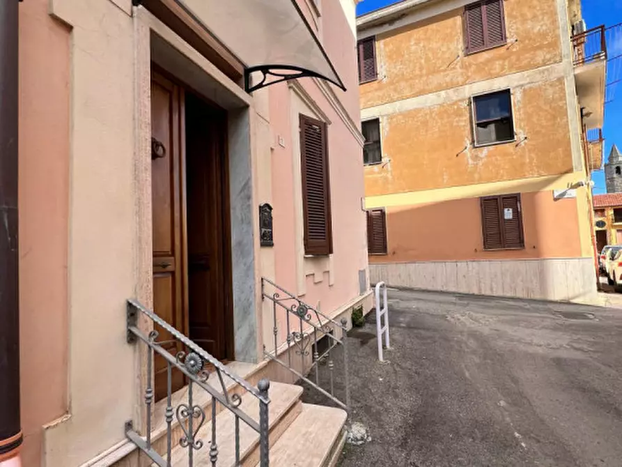 Immagine 1 di Palazzo in vendita  in via mannu 18 a Ploaghe