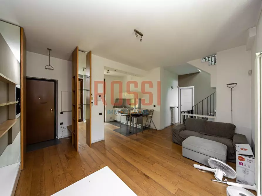 Immagine 2 di Appartamento in vendita  in VIA BELLINZONA a Monza