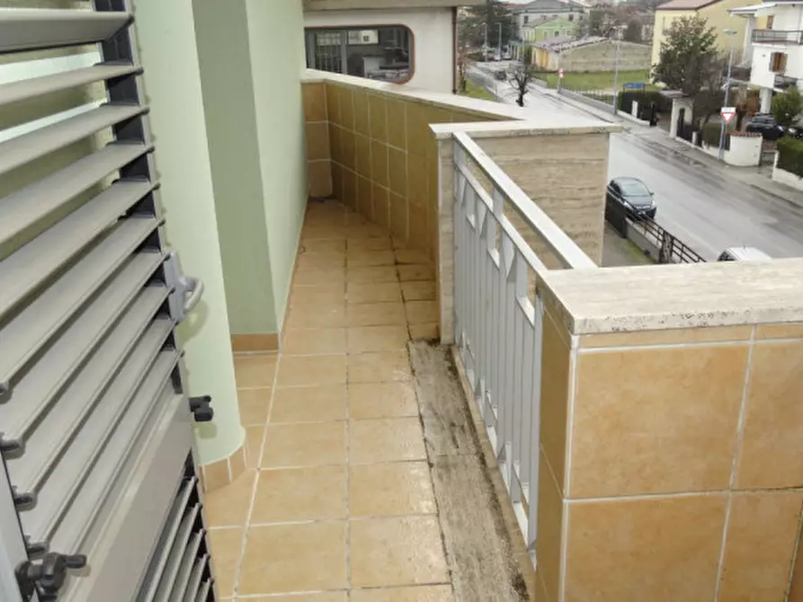 Immagine 10 di Appartamento in vendita  in Via Lucania a Marsicovetere