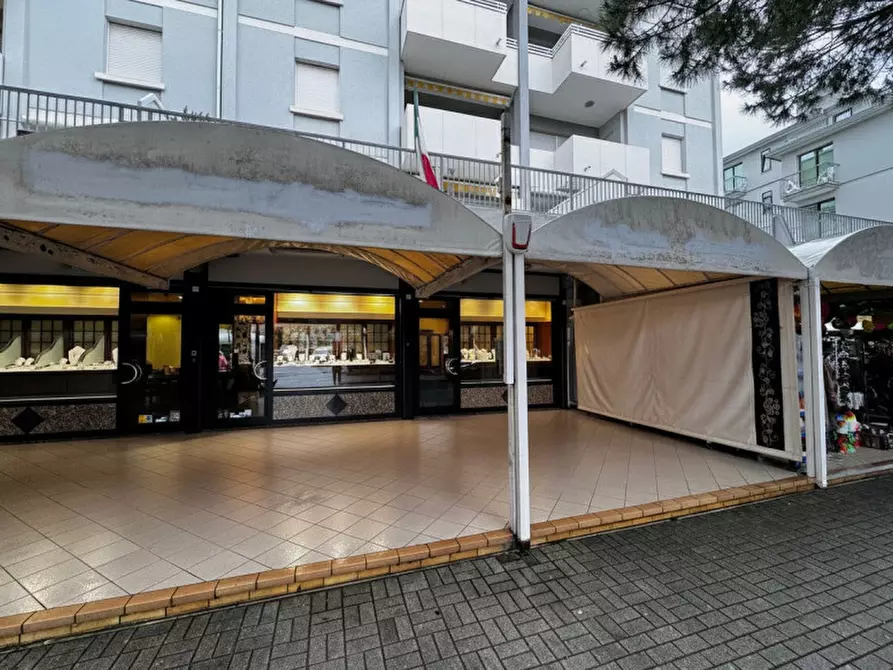 Immagine 12 di Negozio in vendita  in Via Verdi a Jesolo