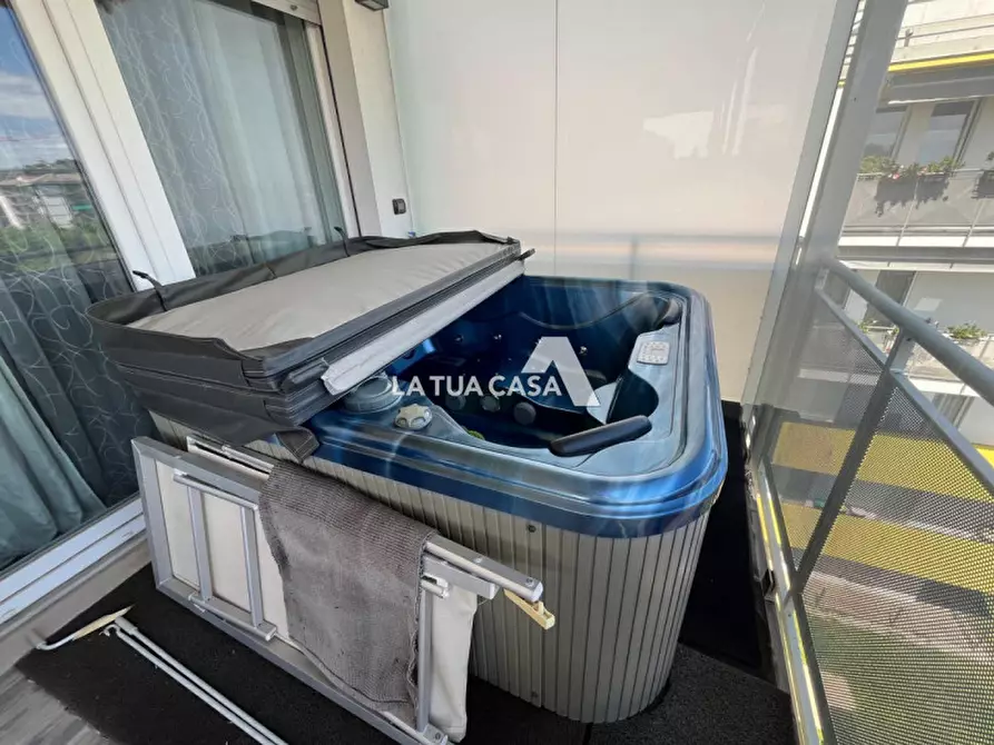 Immagine 1 di Appartamento in vendita  a Verona