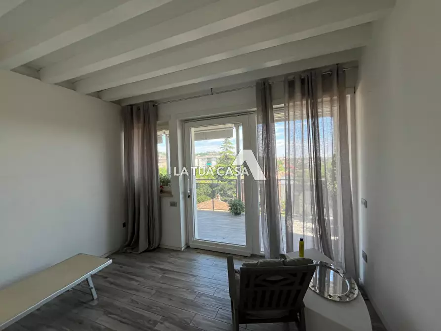 Immagine 8 di Appartamento in vendita  a Verona