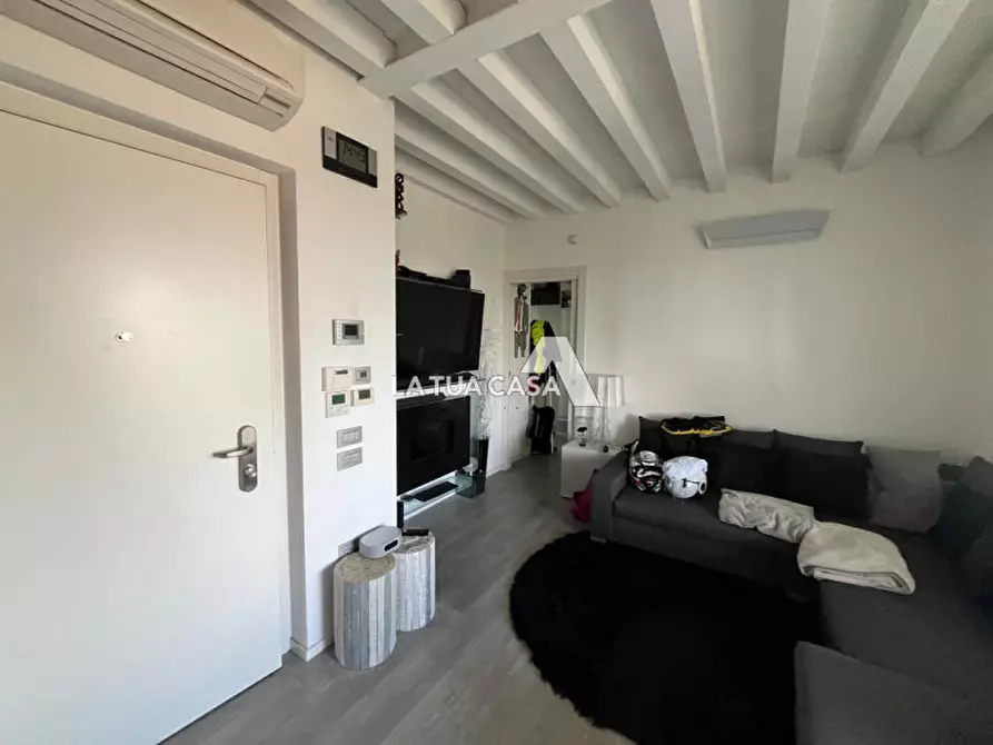 Immagine 11 di Appartamento in vendita  a Verona