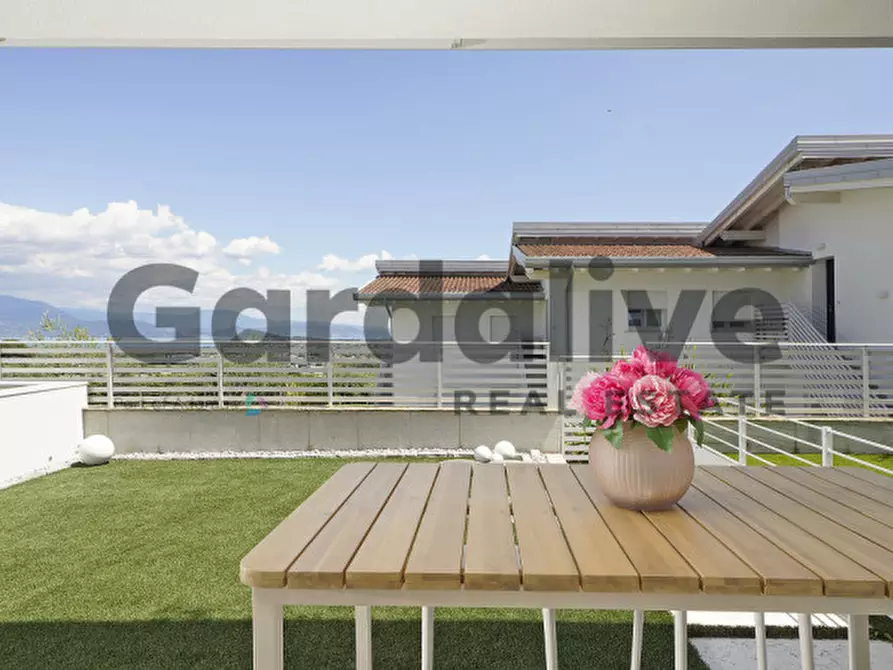 Immagine 1 di Appartamento in vendita  in via Novaglio a Polpenazze Del Garda