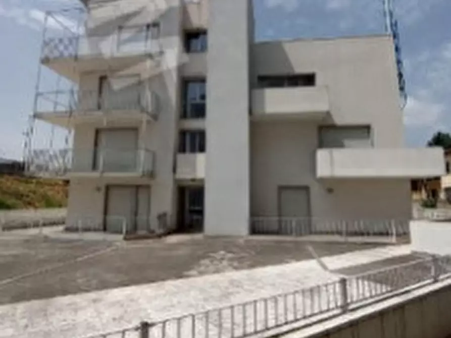 Immagine 4 di Palazzo in vendita  in VIA LUIGI CADORNA a Legnago