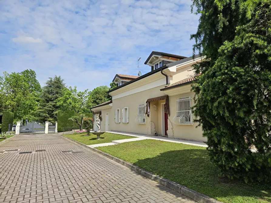 Immagine 20 di Villa in vendita  a Selvazzano Dentro