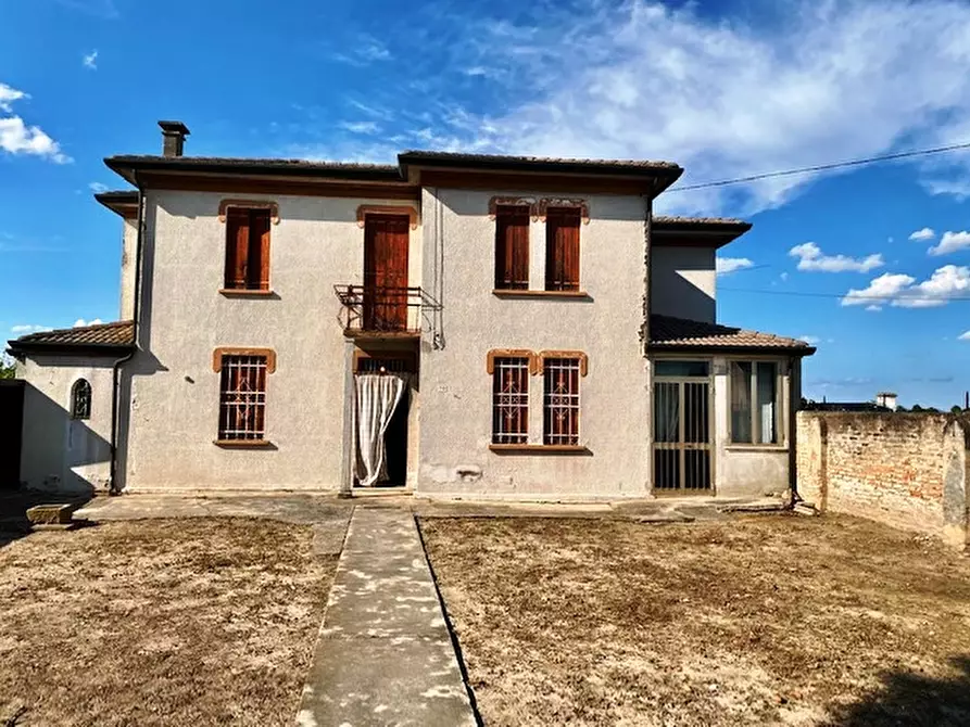 Immagine 1 di Casa indipendente in vendita  a Badia Polesine