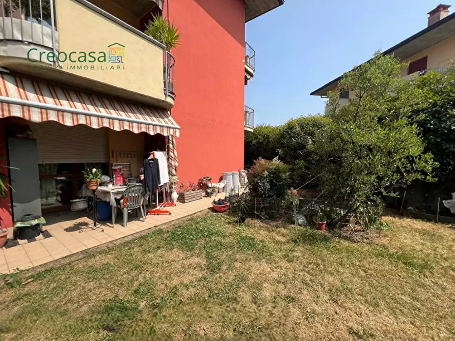 Immagine 2 di Appartamento in vendita  in Via Papa Giovanni Paolo II 172 a Stezzano