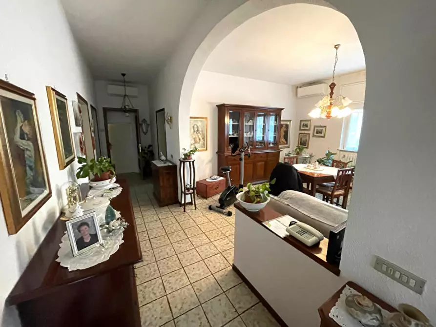 Immagine 4 di Villa in vendita  a Stezzano