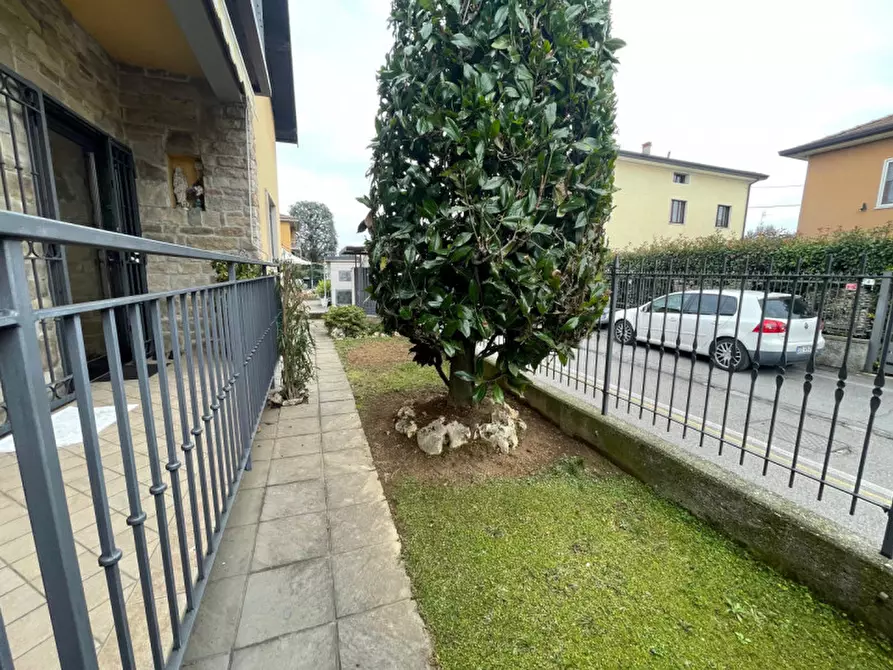 Immagine 28 di Villa in vendita  a Stezzano