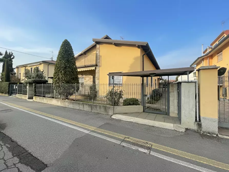 Immagine 32 di Villa in vendita  a Stezzano