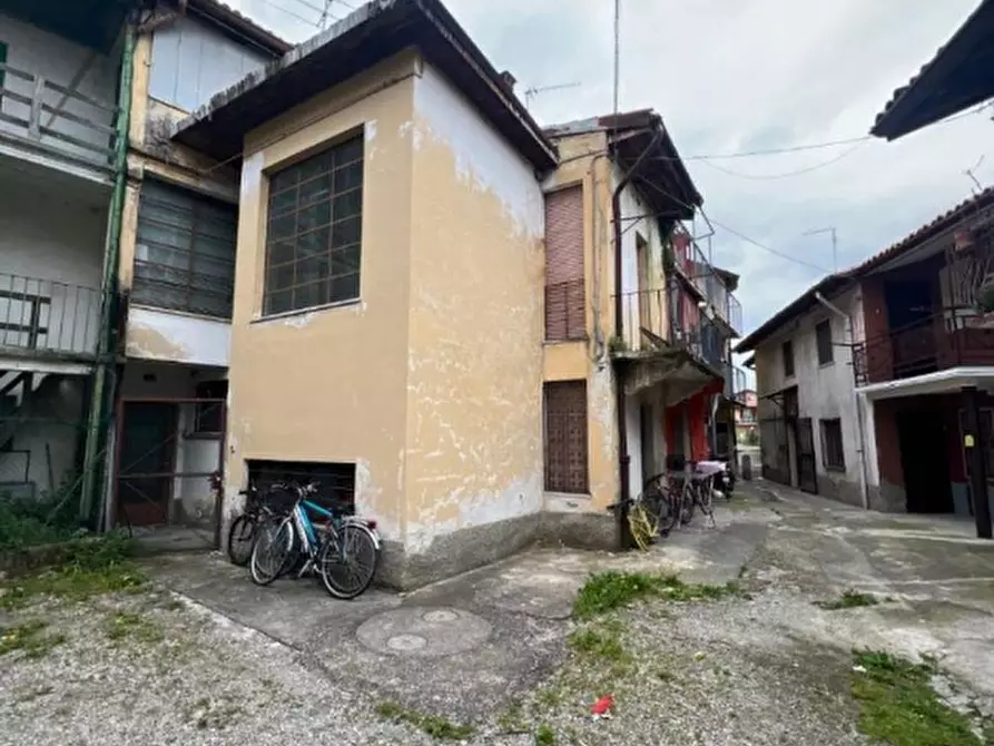 Immagine 2 di Rustico / casale in vendita  in Via Canonici 17 a Stezzano