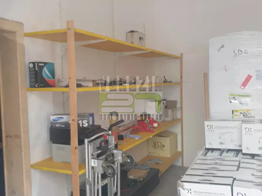 Immagine 4 di Garage in vendita  a Avola