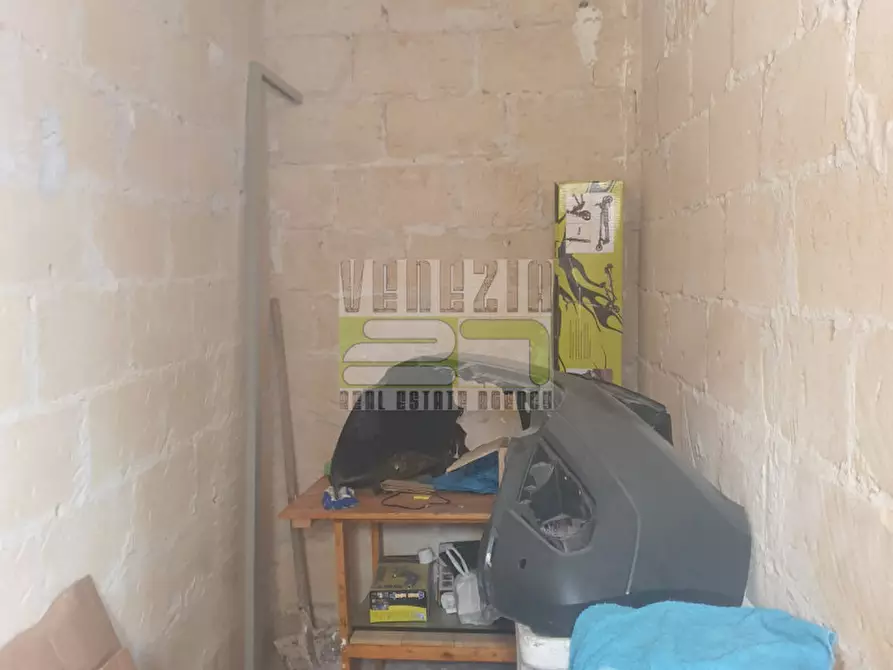 Immagine 5 di Garage in vendita  a Avola