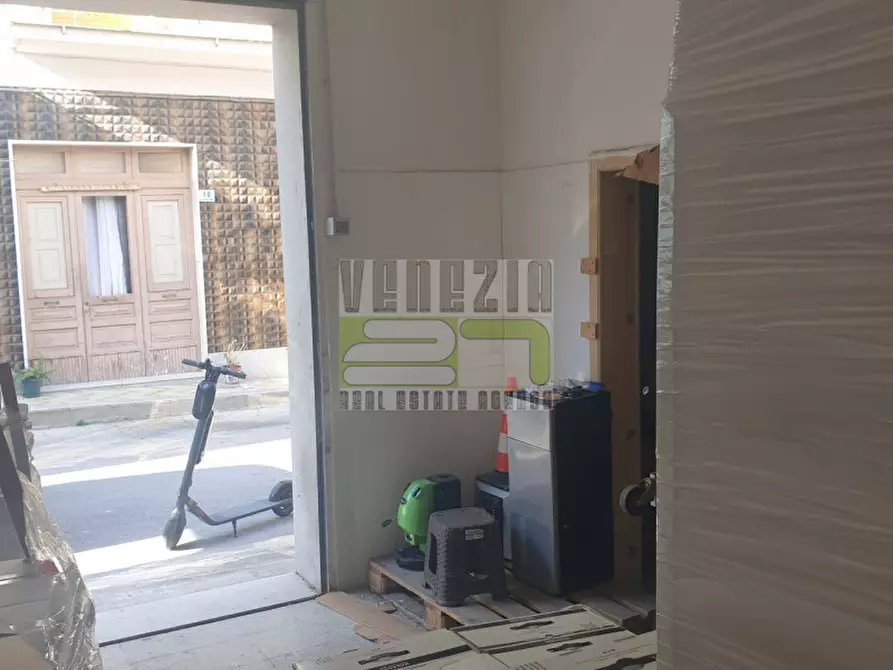 Immagine 7 di Garage in vendita  a Avola