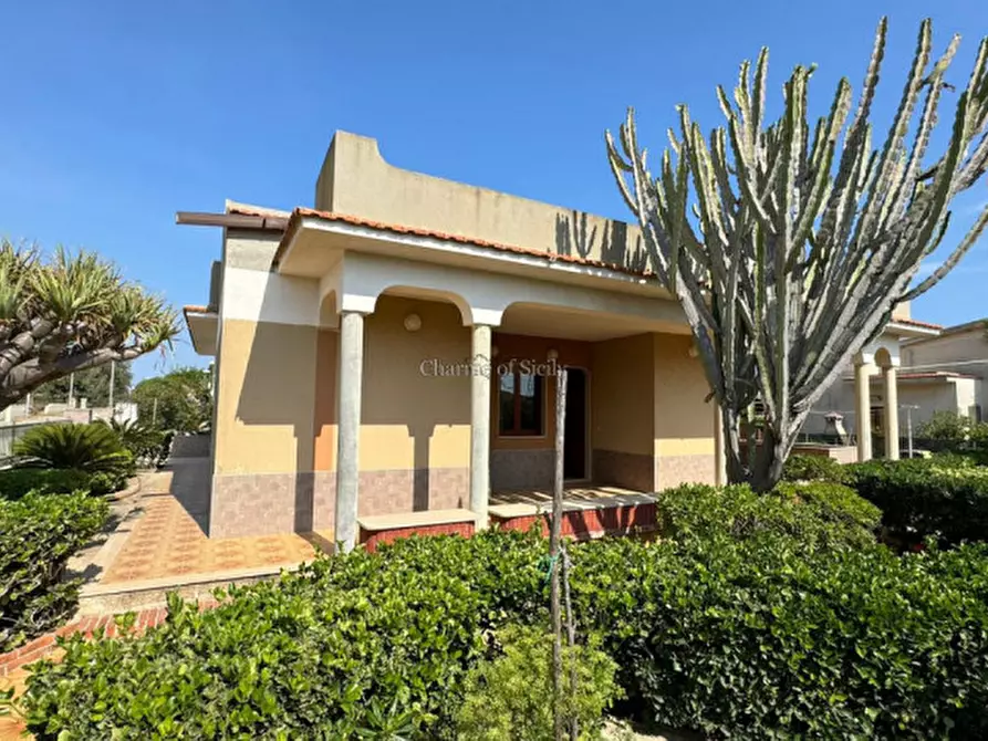 Immagine 1 di Casa indipendente in vendita  in VIA DEL MUGHETTO a Modica