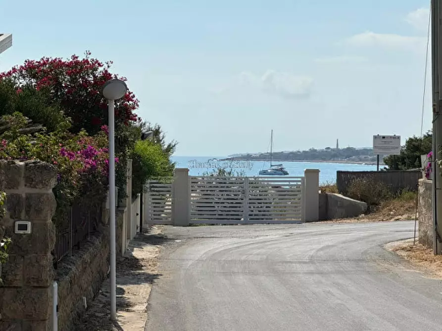Immagine 5 di Casa indipendente in vendita  in VIA DEL MUGHETTO a Modica